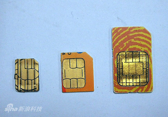 自左至右 nano-SIM，micro-SIM，标准SIM卡