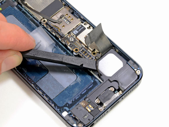 iPhone 5刚刚上市，国外网站ifixit.com已经对这部手机进行了拆解。