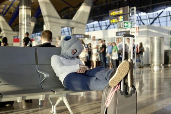 Deng Fei Ji ? Xian Shui Yi Hui Er Ba Wait for a plane? Sleep a little while first