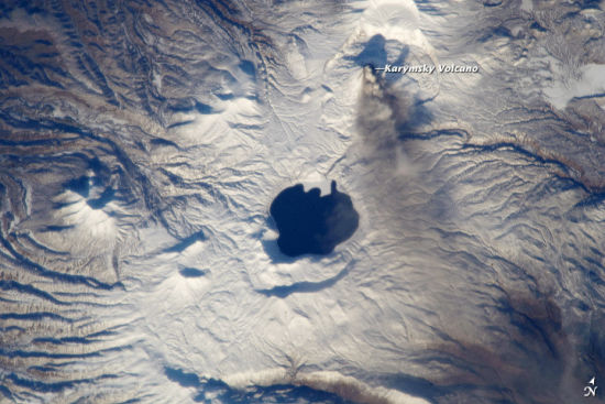 每日卫星照:俄罗斯堪察加半岛火山爆发(图)