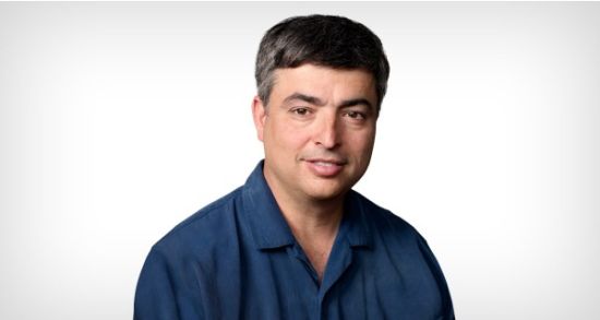 ƻ���߼����ܲð��ϡ���(Eddy Cue)