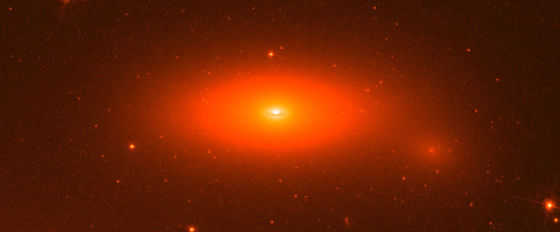 天文学家观测到质量最大黑洞为太阳170亿倍(图)黑洞质量天文