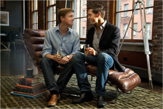 Facebook联合创始人克里斯·休斯(左)与其丈夫肖恩·埃尔德里奇