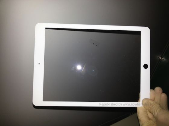 外媒曝光新款iPad面板谍照,设计类似iPad mini。 外媒曝光新款iPad面板谍照,设计类似iPad mini。