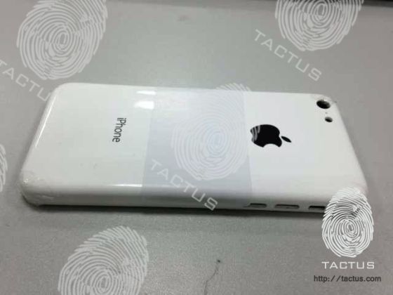移动设备外壳生产商Tactus公布的据称是低价iPhone的背壳照片