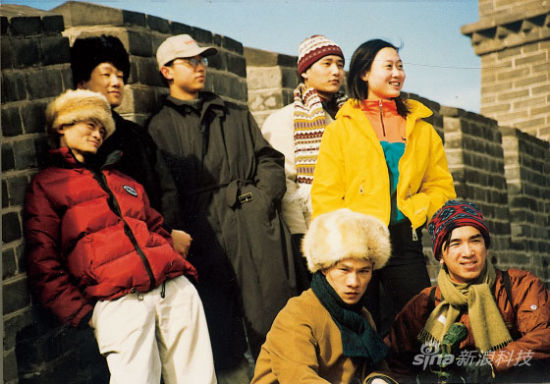 1999年，马云与阿里巴巴创业团队在长城。(高清图集：马云那些年)