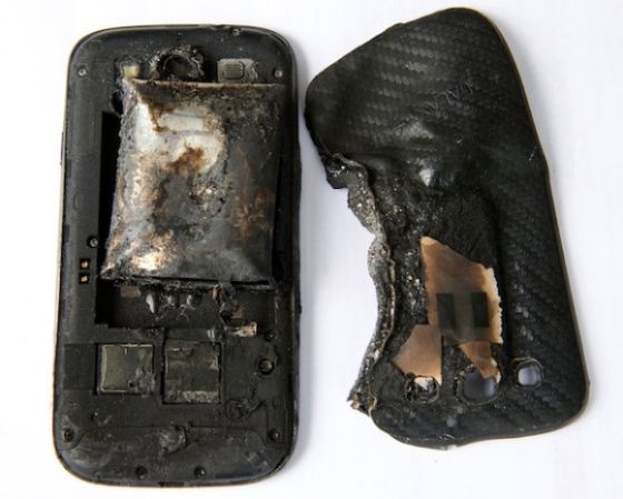 瑞士一名18岁女孩的三星Galaxy S3手机在裤子口袋中爆炸