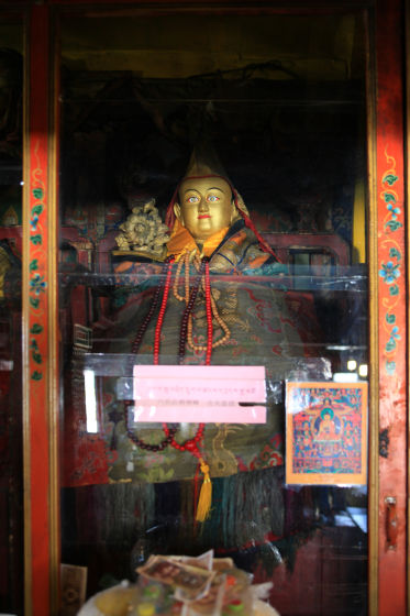 ���ܰ���һ�������۵Ľ��䣬����δ����������ױ����˺��ԣ�������ʢ�����䲻����