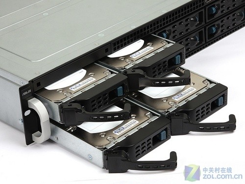 4块热插拔sas硬盘
