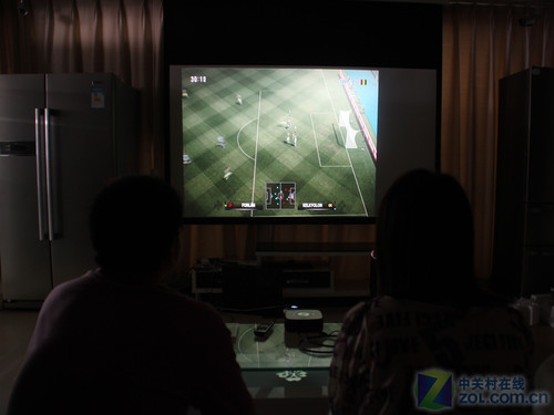 看球赛行吗?20平米客厅考验LED投影机_商用