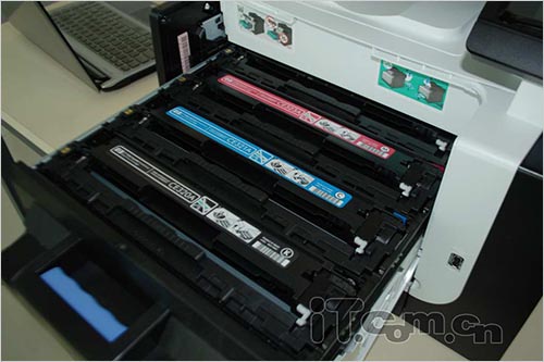 打印彩色图片 惠普CM1415fn评测_商用