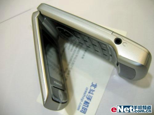 ��Լ֮��MOTO�����۵��ֻ�W220��680Ԫ