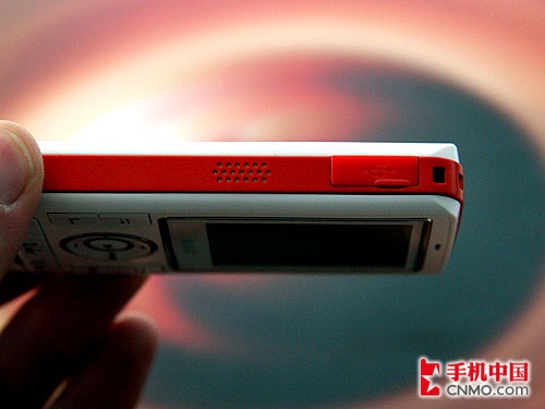 白色灵动天使步步高低端音乐机i528评测(3)