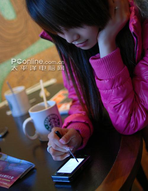 初冬的约会美女模特手持KU990魅力图赏(2)