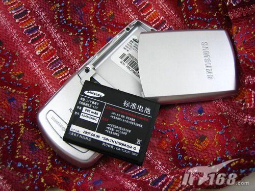 超值金属滑盖三星200万像素J618试用(3)