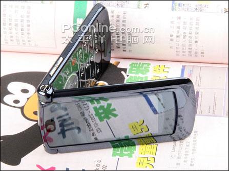 摩托罗拉 RAZR2 V8 浴雪奋战近期四大豪门精锐手机搜罗(4)