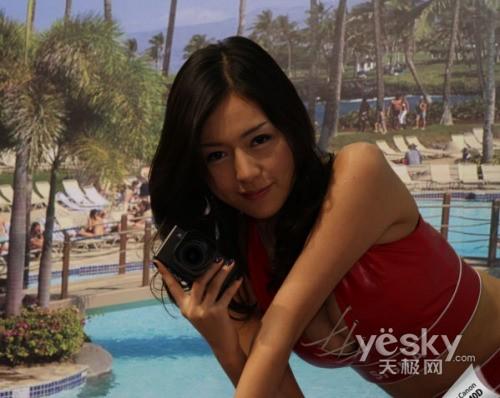 就是看美女模特穿着暴露发布会再起艳照门