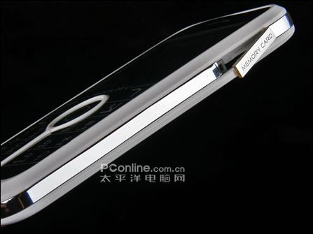 圆头圆脑阿卡超薄时尚手机V770评测(7)