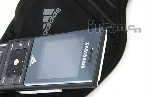 以adidas之名三星运动手机F110图赏(2)