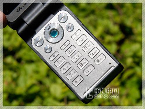时尚双雄索爱翻盖W380c与Z555i对比(4)