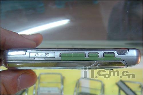 金属机身LG超薄滑盖KG70跌破两千元