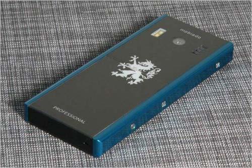 最薄奢华机专业版Mobiado105ZAF推出(3)