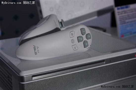 ����Wii�ֱ���˶�Ƴ�EeeStick�ֱ�