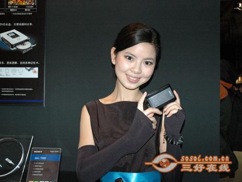 靠脸蛋儿照样成香饽饽外形俊美相机选购(2)