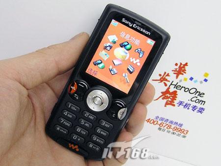 经典音乐王索爱W810不足千元还送卡