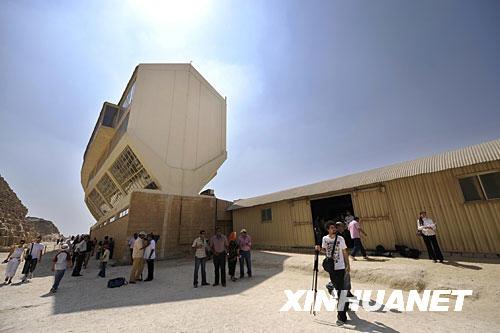埃及展示第二艘胡夫太阳船组(组图)