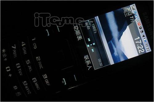 钢铁灵魂使者三星纤薄直板手机U800评测(3)