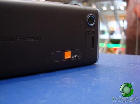 搭载双扬声器索爱W595特别版开箱图赏(5)