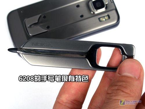 手机 正文 诺基亚6208c另类的手写笔设计让人不禁回想起了当年红