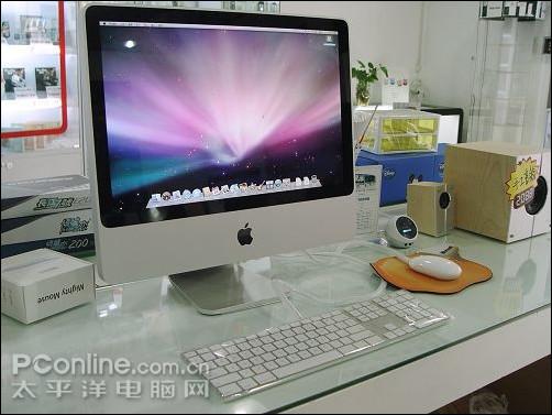 坐在窗口吃苹果 买苹果电脑送正版XP_笔记本