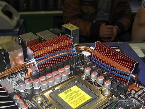 供电设计吓死人 华硕豪华家用X58主板2955_硬