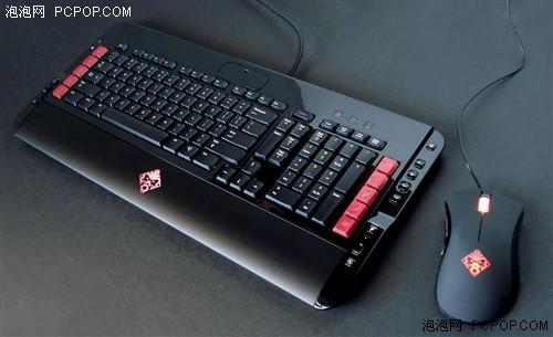 键盘内附的拔键器可以轻松替换常规按键