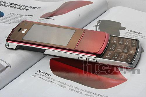 创新时尚LG超薄滑盖靓机KF510仅1399