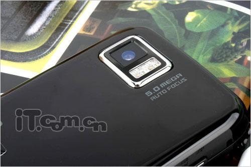 3.7英寸显示屏三星智能强机i8000评测(4)