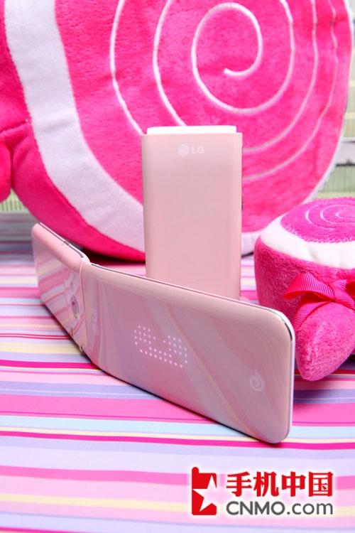 女生专用 LG粉色翻盖新机KV700图赏_手机