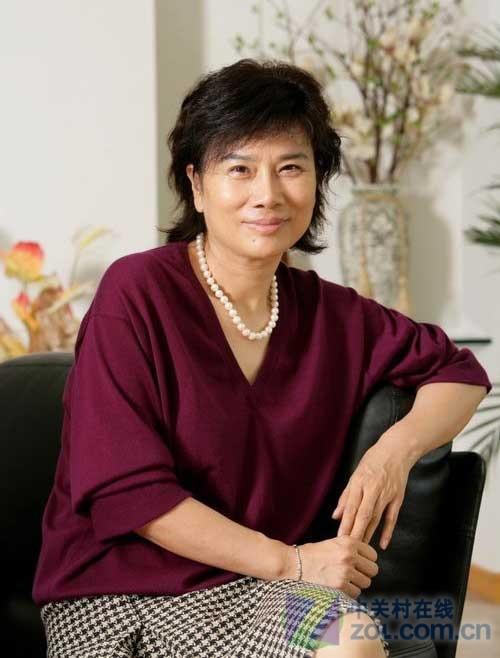 格力空调总裁董明珠女士-无氟 变频 2010年空调业在蜕变中疯狂图片 40084 500x658
