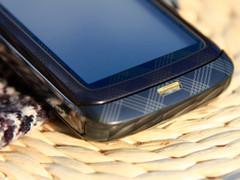 明系Android混血 摩托罗拉MT810LX开卖 
