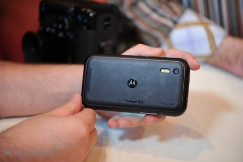 双核旗舰摩托罗拉DroidBionic真机赏