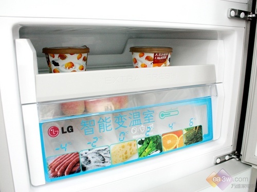 更多贴心设计 LG荷塘印花冰箱惹人爱