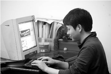 大学生用微博账号淘到第一桶金 _滚动新闻