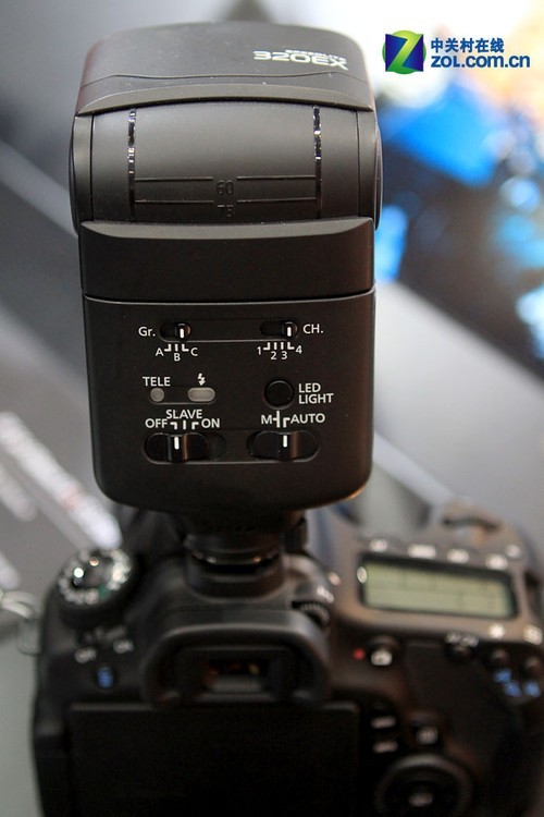 P&E2011:佳能展出270EXII/320EX闪光灯