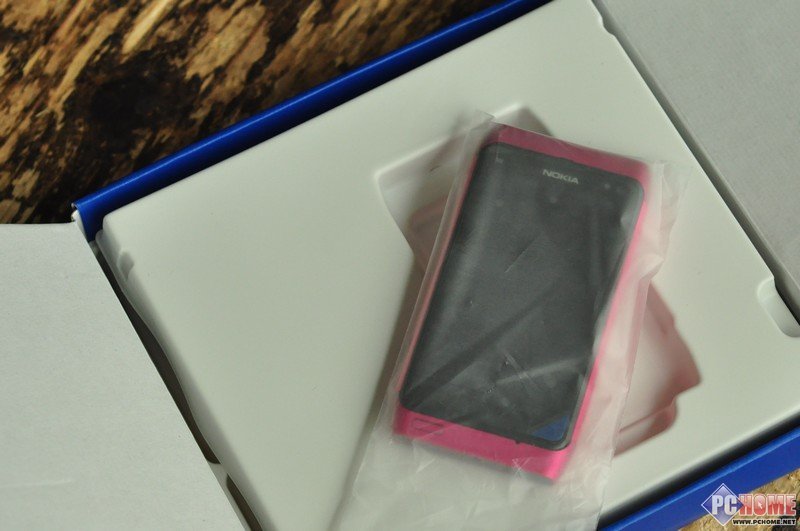 性感撩人 诺基亚N8粉色版开箱评测