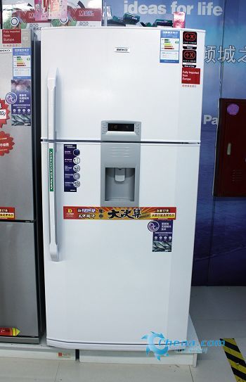特別的飲水機設計BEKO兩門冰箱熱銷中