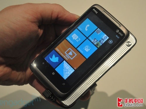 HTC Surround���� �໬����WP7ǿ�� 