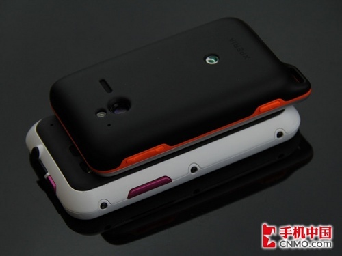 ʱ���������ܶԾ�ST17i�Ա�ME525+��