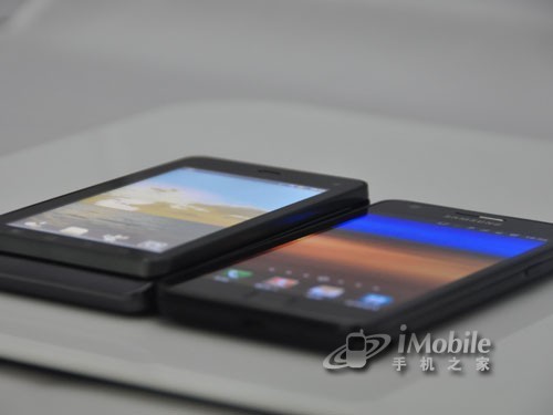 谁的操作更便捷摩托ME863对比三星i9100(3)